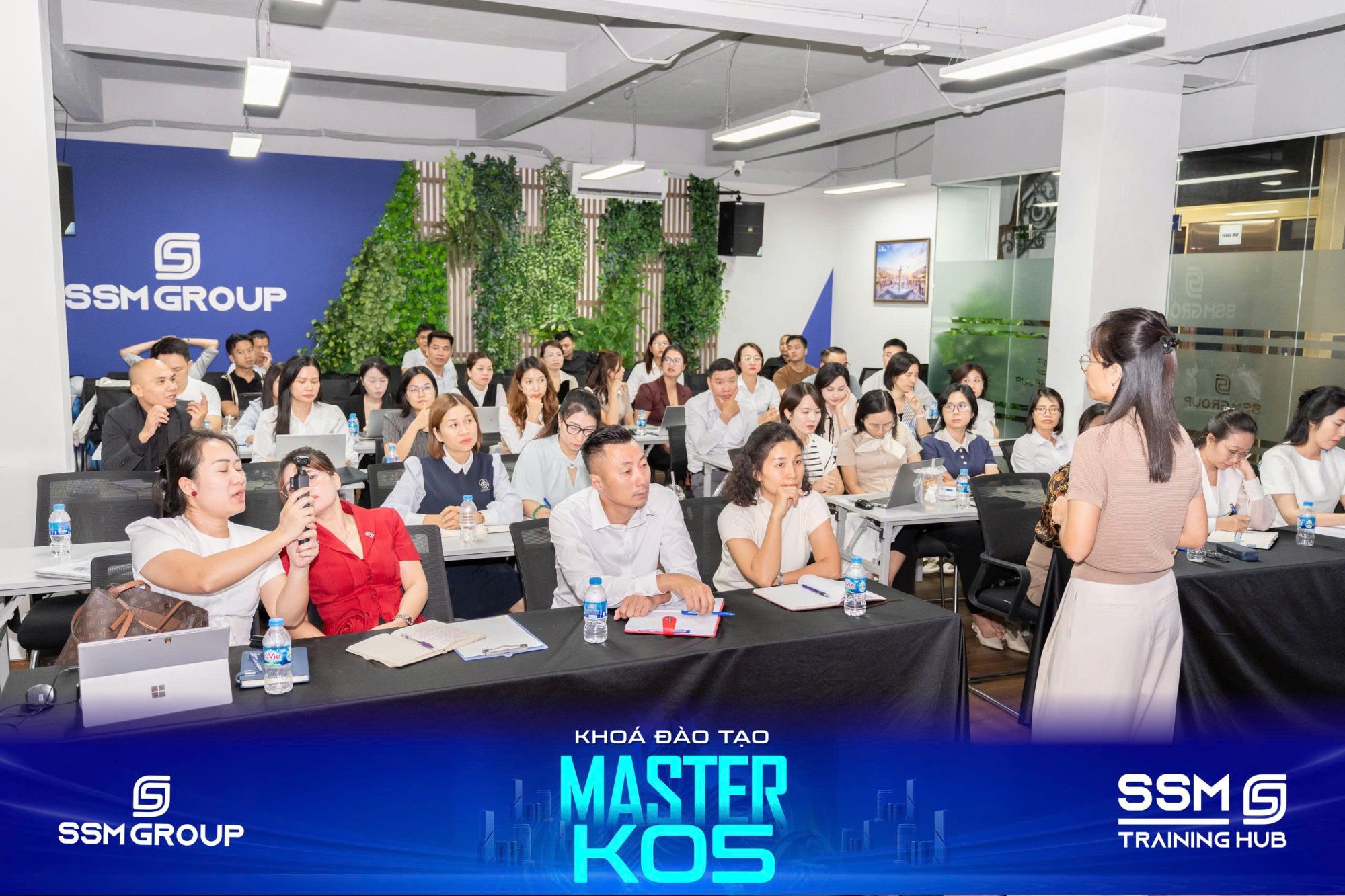 Không khí ôn luyện tập trung của học viên MASTER K05 trước kỳ thi đánh giá xếp loại