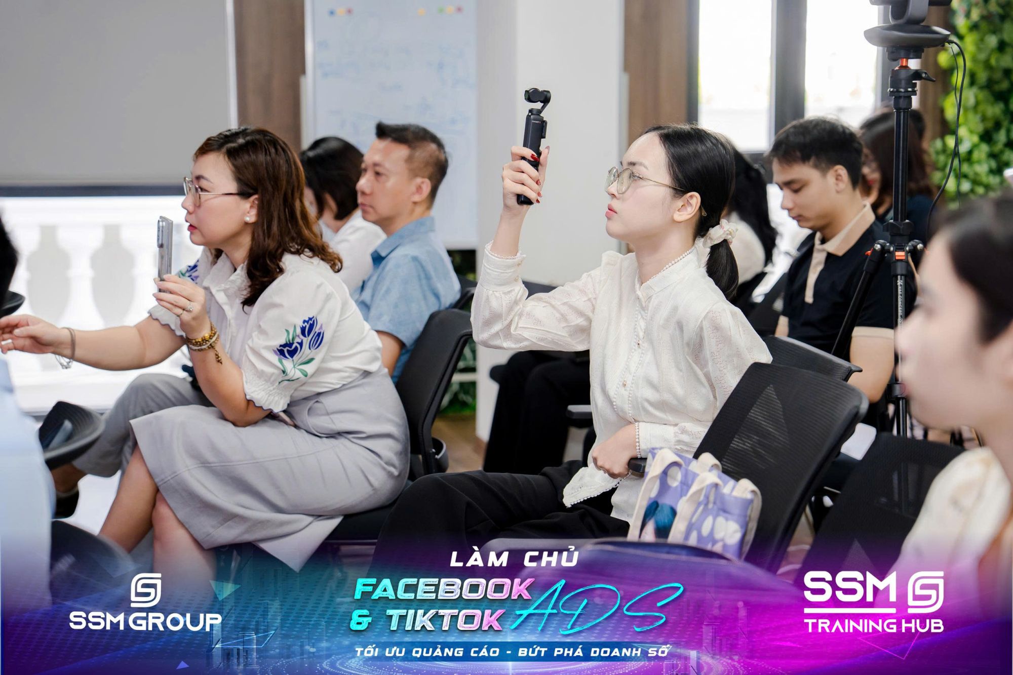 Các học viên cùng nhau tiếp cận những xu hướng Digital Marketing mới nhất