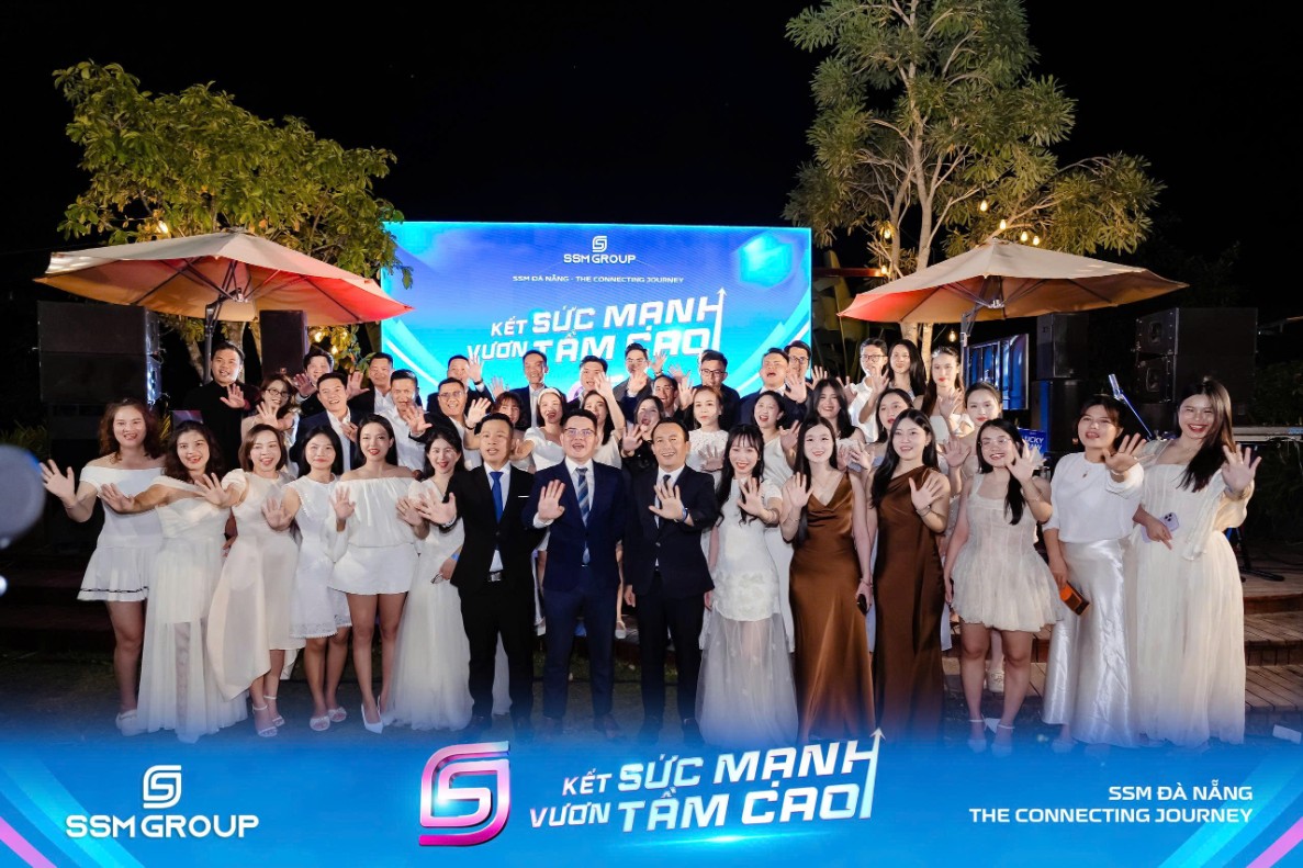 Không khí bùng nổ của đêm Gala Dinner
